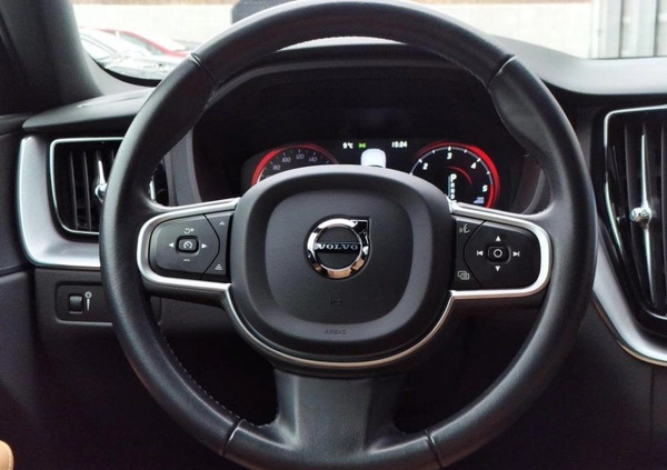 Volvo XC 60 cena 134900 przebieg: 101392, rok produkcji 2019 z Kazimierz Dolny małe 497